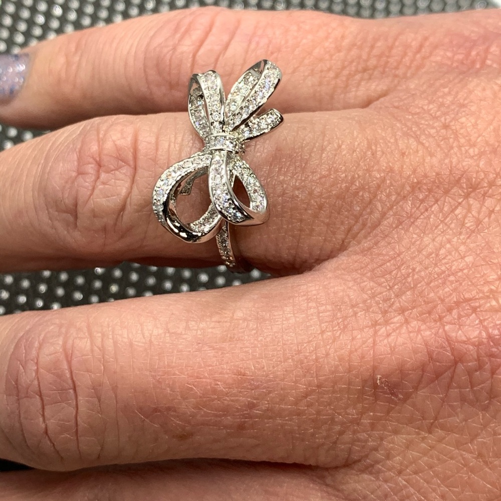 Sparkling Big Bow Knot white zircon Ring - Picture 6 of 7